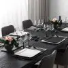mooie wijnglazen van villeroy en bock op een moderne tafel