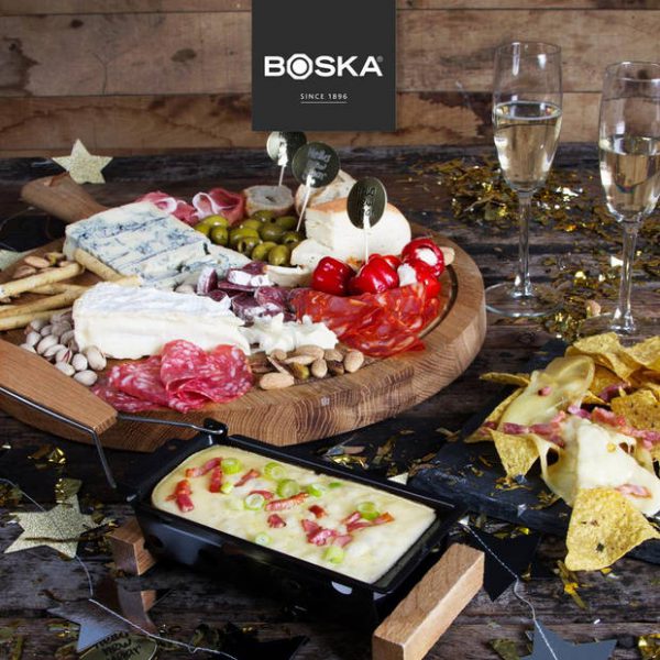 Boska Partyclette ToGo Vienna met heerlijk eten en een glas wijn
